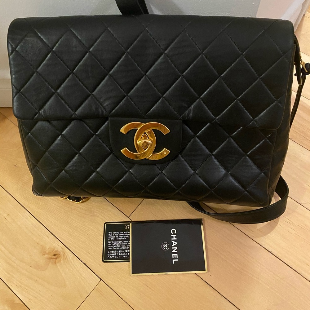 Chanel - Picture 2 of 11